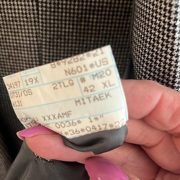 Men’s Suit. 42Extra Long. Black and white houndstooth. Konen for Barney’s NY - Picture 4 of 9